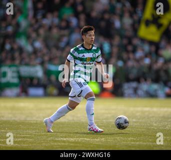 Almondvale Stadium, Livingston, Schottland. 31. März 2024; 31. März 2024; Almondvale Stadium, Livingston, Schottland: Scottish Premiership Football, Livingston gegen Celtic; Tomoki Iwata von Celtic am Ball Stockfoto