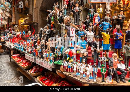 Figuren neapolitanischer Figuren im Geschäft, Via San Gregorio, Neapel, Italien. Stockfoto