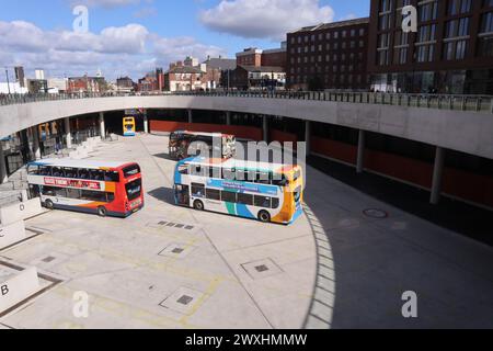 Stockport England Großbritannien 24. März 2024 Busbahnhof Stockport City Centre, Teil eines neuen Verkehrsknotenpunkts. Der Autobahnanschluss wurde im März 2024 eröffnet ©GED Noonan/Alamy Stockfoto