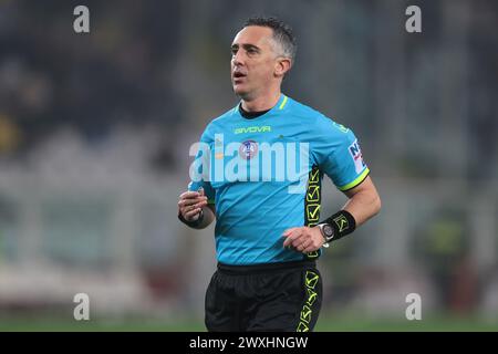 Turin, Italien. 30. März 2024. Der Schiedsrichter Gianluca Aureliano beim Spiel der Serie A im Stadio Grande Torino, Turin. Der Bildnachweis sollte lauten: Jonathan Moscrop/Sportimage Credit: Sportimage Ltd/Alamy Live News Stockfoto