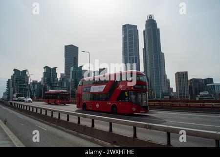 Vauxhall, London, Großbritannien. März 2024. Wolkenkratzer neben der Vauxhall Bridge in London. Kredit: Maureen McLean/Alamy Stockfoto