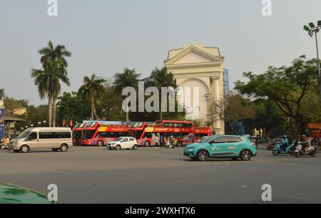 Vinfast-Elektrotaxis werden in allen größeren Städten Vietnams eingesetzt. 베트남 전기차, ベトナムの電気自動車, वियतनामी इलेक्ट्रिक कारें, 越南电动汽车 Stockfoto