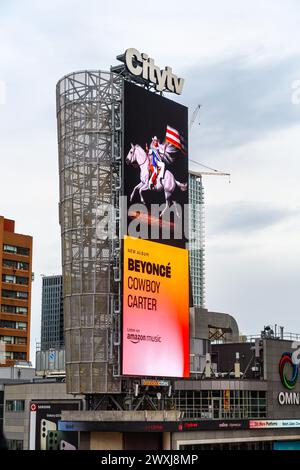 Große Werbefläche am Yonge-Dundas Square, Beyonce Cowboy Carter, Toronto, Kanada Stockfoto