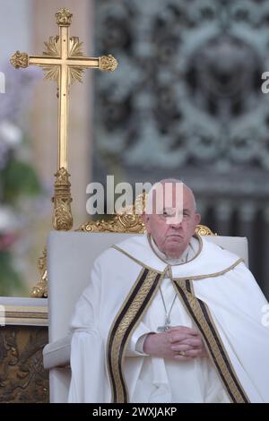 Vatikanstadt, Vatikanstadt. 31. März 2024. Papst Franziskus während der Ostermesse in St. Peter's Square, im Vatikan. 31. märz 2024 Credit: dpa/Alamy Live News Stockfoto