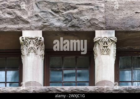 Architektonische Besonderheiten oder Details aus der Kolonialzeit im Old City Hall Building (1898), Toronto, Kanada. Teil einer Serie. Stockfoto