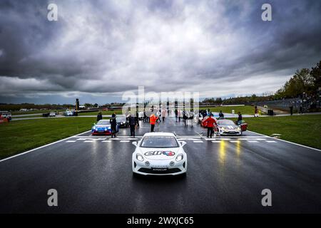 Nogaro, Frankreich. 31. März 2024. Startaufstellung, während der 1. Runde der Alpine Elf Cup Series 2024, vom 30. März bis 1. April 2024 auf dem Circuit Paul Armagnac, in Nogaro, Frankreich - Foto Paul Vaicle/DPPI Credit: DPPI Media/Alamy Live News Stockfoto