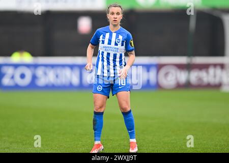 Dagenham, Kent, Großbritannien. Sonntag, den 31. März 2024. Julia Olme (10 Brighton) während des Barclays FA Women's Super League-Spiels zwischen West Ham United und Brighton und Hove Albion im Chigwell Construction Stadium, Dagenham am Sonntag, den 31. März 2024. (Foto: Kevin Hodgson | MI News) Credit: MI News & Sport /Alamy Live News Stockfoto