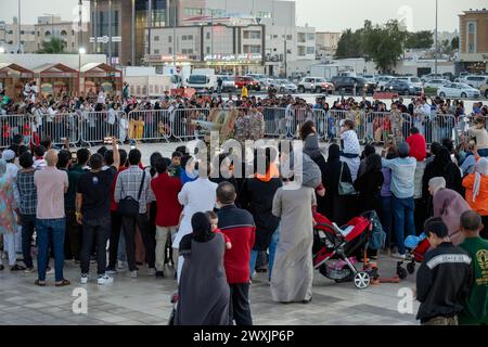 Kanonen feuern in Katar, vor Maghrib, um die Iftar-Zeit zu informieren Stockfoto