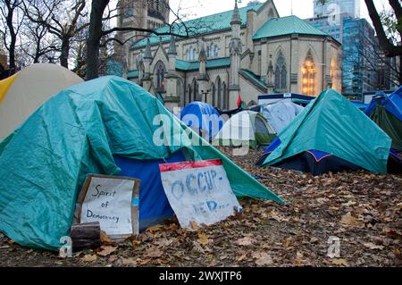 Occupy Toronto war eine Demonstration mit Zelten in St. James Park. Stockfoto