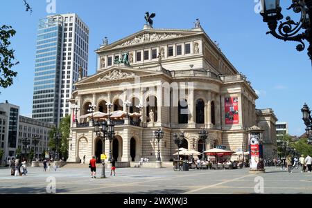 Alte Oper, Alte Oper, erbaut 1880, umgebaut 1970s als Konzertsaal, in der Innenstadt, Frankfurt, Deutschland Stockfoto