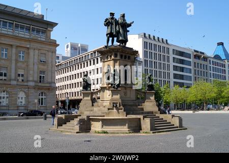 Johannes Gutenberg-Denkmal, Denkmal und Brunnen am Rossmarkt, Frankfurt, Deutschland Stockfoto