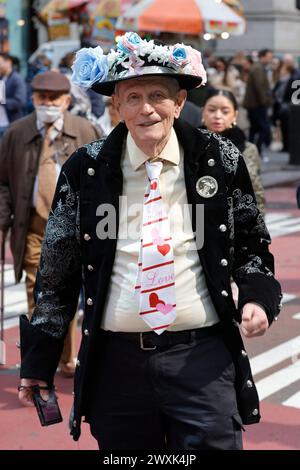 NY, USA. 30. März 2024. Fifth Avenue, New York, USA, 31. März 2024 - Tausende von Menschen nahmen heute an der Osterparade und dem Bonnet Festival 2024 in New York City Teil. Foto: Luiz Rampelotto/EuropaNewswire.nur zur redaktionellen Verwendung. Nicht für kommerzielle ZWECKE! (Kreditbild: © Luiz Rampelotto/ZUMA Press Wire) NUR REDAKTIONELLE VERWENDUNG! Nicht für kommerzielle ZWECKE! Stockfoto