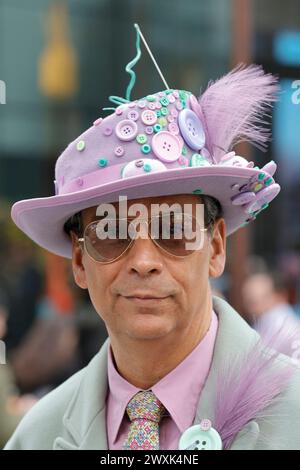 NY, USA. 30. März 2024. Fifth Avenue, New York, USA, 31. März 2024 - Tausende von Menschen nahmen heute an der Osterparade und dem Bonnet Festival 2024 in New York City Teil. Foto: Luiz Rampelotto/EuropaNewswire.nur zur redaktionellen Verwendung. Nicht für kommerzielle ZWECKE! (Kreditbild: © Luiz Rampelotto/ZUMA Press Wire) NUR REDAKTIONELLE VERWENDUNG! Nicht für kommerzielle ZWECKE! Stockfoto