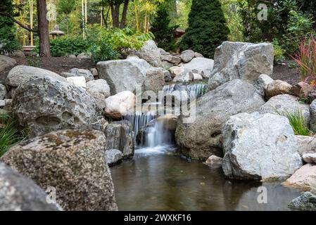 Wasserfall im Japanischen Garten, Lithia Park, Ashland, Oregon Stockfoto