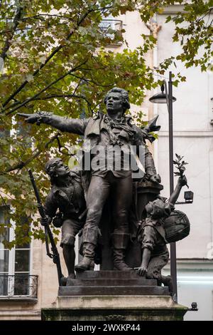 Diese Statue, die von Auguste Paris geschaffen wurde, zeigt Georges Jacques Danton, der eine führende Figur in den frühen Stadien der Französischen Revolution war. Stockfoto