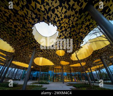 Budapest, Ungarn - 02.10. 24. Haus der Musik (Magyar Zene Haza), zeitgenössische Musikhalle. Fantastisches Gebäude im Stadtpark (Varosliget). Stockfoto