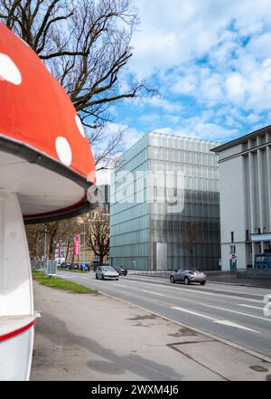 Bregenz, Österreich - 15. März 2024: Bregenz, Österreich - 15. März 2024: Blick auf das Kunsthaus Bregenz - Kunsthaus Stockfoto
