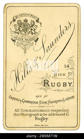 Rückseite der originalen viktorianischen Karte (Visitenkarte oder CDV) aus dem Studio von Hills & Saunders, 14 High Street, Rugby, England, Großbritannien um 1880 Stockfoto