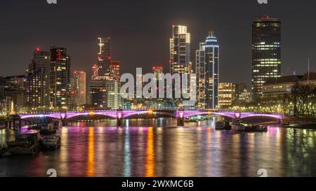 Blick auf die Lambeth Bridge von Westminster Bridge, London, England Stockfoto