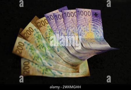 Geldnoten in Schweizer Franken SFr. Symbolbild. Geldnoten in Schweizer Franken SFr. Symbolbild. Zürich Zürich Schweiz *** Geldscheine in Schweizer Franken SFr Symbol Bild Geldscheine in Schweizer Franken SFr Symbol Bild Zürich Schweiz Stockfoto