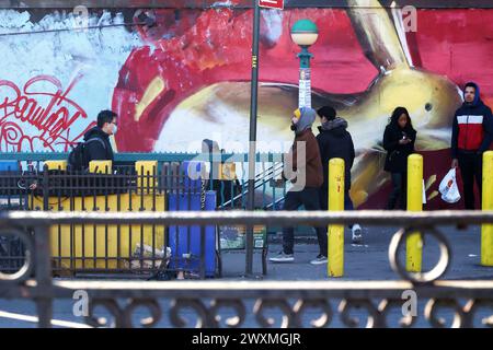 New York, USA. 30. März 2023. Straßenszenen Alltagsleben Gebäude und Verkehr in New York, USA. Hinweis: Nidpor/Alamy Live News Stockfoto