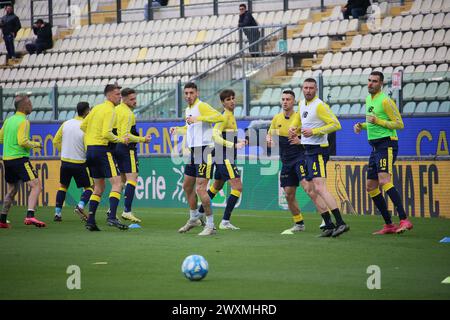 Modena, Italien. April 2024. Während der Italienischen Fußball-Meisterschaftsliga BKT 2023/2024 zwischen Modena F.C. und S.S.C. Bari im Alberto Braglia Stadion in Modena, Norditalien, Montag, den 1. April, 2024. Sport - Fußball - (Foto Michele Nucci Credit: LaPresse/Alamy Live News Stockfoto