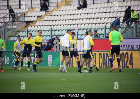 Modena, Italien. April 2024. Während der Italienischen Fußball-Meisterschaftsliga BKT 2023/2024 zwischen Modena F.C. und S.S.C. Bari im Alberto Braglia Stadion in Modena, Norditalien, Montag, den 1. April, 2024. Sport - Fußball - (Foto Michele Nucci Credit: LaPresse/Alamy Live News Stockfoto