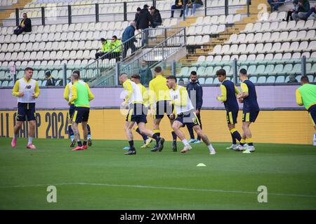 Modena, Italien. April 2024. Während der Italienischen Fußball-Meisterschaftsliga BKT 2023/2024 zwischen Modena F.C. und S.S.C. Bari im Alberto Braglia Stadion in Modena, Norditalien, Montag, den 1. April, 2024. Sport - Fußball - (Foto Michele Nucci Credit: LaPresse/Alamy Live News Stockfoto