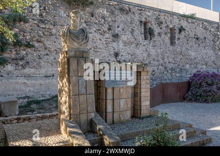 Denkmal Steinbüste Tribut an Asdrúbal „El Bello“ karthagischer General, gründete diese Stadt Cartagena im Jahr 229 v. Chr., Region Murcia, Spanien, Europa. Stockfoto