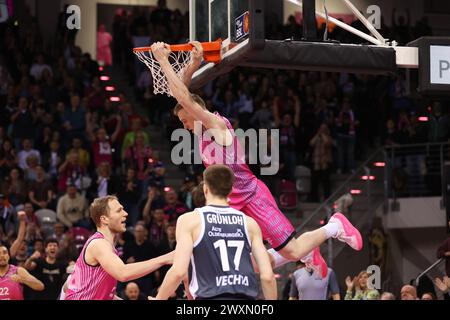 Bonn, Deutschland. 30. März 2024. Thomas Kennedy (Bonn), Telekom Baskets Bonn vs. Rasta Vechta, easyCredit BBL, 25. Spieltag, Bonn, 30.03.2024. Quelle: Jürgen Schwarz/Alamy Live News Stockfoto