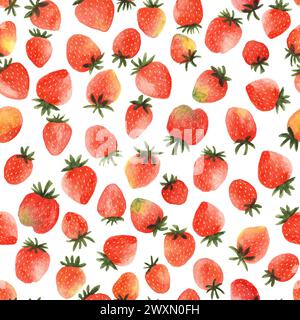 Nahtloses Muster mit handgezeichneten Wasserfarben-Erdbeeren auf weißem Hintergrund. Tapete mit frischem leckerem Obst für Textil- und Geschenkpapier Stockfoto