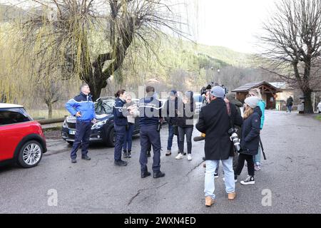 Vernet, Frankreich. April 2024. © PHOTOPQR/LE PARISIEN/Olivier Lejeune ; VERNET ; 01/04/2024 ; Disparition du petit Emile des ossoments lui appartenant ont été retrouvés au Haut-Vernet Ambiance au Vernet . Le Vernet, Frankreich, 1. april 2024 Knochen des vermissten Kindes Emile von einem Wanderer gefunden *** örtlicher Titel *** LE PARISIEN Credit: MAXPPP/Alamy Live News Stockfoto