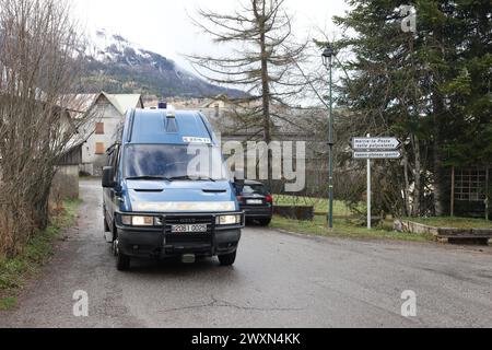 Vernet, Frankreich. April 2024. © PHOTOPQR/LE PARISIEN/Olivier Lejeune ; VERNET ; 01/04/2024 ; Disparition du petit Emile des ossoments lui appartenant ont été retrouvés au Haut-Vernet Ambiance au Vernet . Le Vernet, Frankreich, 1. april 2024 Knochen des vermissten Kindes Emile von einem Wanderer gefunden *** örtlicher Titel *** LE PARISIEN Credit: MAXPPP/Alamy Live News Stockfoto