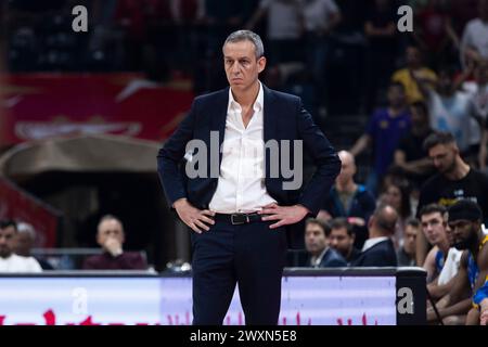 Belgrad, Serbien, 14. März 2023. Cheftrainer Oded Kattash von Maccabi Playtika Tel Aviv reagiert auf das Spiel der Turkish Airlines EuroLeague 2023/2024, Runde 29 zwischen Crvena Zvezda Meridianbet Belgrad und Maccabi Playtika Tel Aviv in der Aleksandar Nikolic Hall in Belgrad. März 2023. Quelle: Nikola Krstic/Alamy Stockfoto