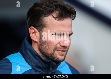 Tom Cleverley Interims-Cheftrainer von Watford während des Sky Bet Championship Matches West Bromwich Albion vs Watford at the Hawthorns, West Bromwich, Großbritannien, 1. April 2024 (Foto: Gareth Evans/News Images) Stockfoto