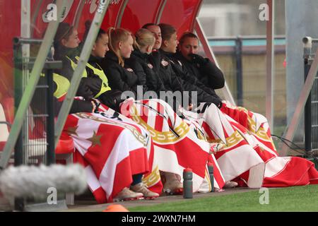 WIJDEWORMER, NIEDERLANDE - MÄRZ 31: Während des niederländischen Azerion Frauen-Eredivisie-Spiels zwischen AZ Alkmaar und PSV am AFAS Trainingskomplex am 3. März Stockfoto