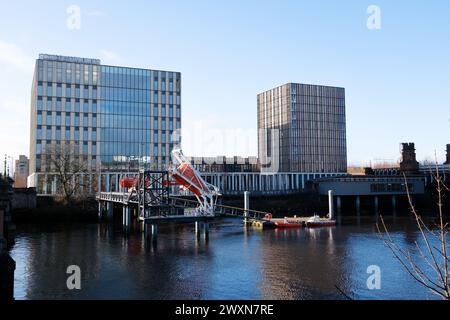 Glasgow Schottland: 12. Februar 2024: Außenansicht des City of Glasgow College an sonnigem Tag Stockfoto