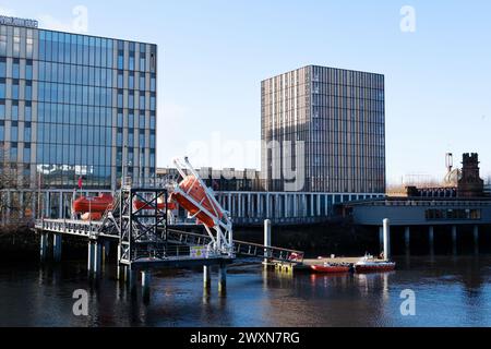 Glasgow Schottland: 12. Februar 2024: Außenansicht des City of Glasgow College an sonnigem Tag Stockfoto