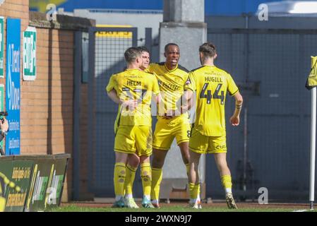 Burton Upon Trent, Großbritannien. April 2024. Joe Powell aus Burton Albion feiert sein Ziel, es 1-0 während des Spiels Burton Albion gegen Barnsley im Pirelli Stadium, Burton upon Trent, Großbritannien, 1. April 2024 (Foto: Alfie Cosgrove/News Images) in Burton upon Trent, Großbritannien am 1. April 2024 zu erreichen. (Foto: Alfie Cosgrove/News Images/SIPA USA) Credit: SIPA USA/Alamy Live News Stockfoto