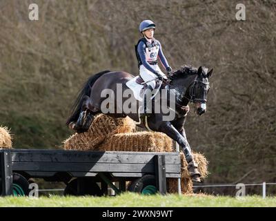 Holly Richardson aus Großbritannien mit Bally Louis während des CCI4*-S Grantham Cup Cross Country beim Thoresby Park International Eventing Spring Carnival am 30. März 2024, Thoresby Park, Vereinigtes Königreich (Foto: Maxime David - MXIMD Pictures) Stockfoto