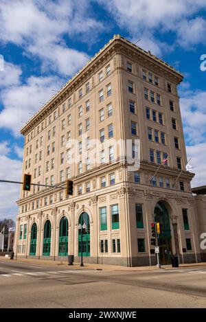 Rockford, Illinois - USA - 28. März 2024: Außenansicht des Gebäudes der Rockford City Hall in der Innenstadt von Rockford, Illinois, USA. Stockfoto