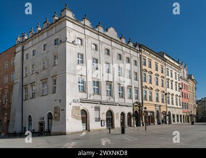 Graues Mietshaus, Szara, Hauptmarkt, Krakau, Polen Stockfoto