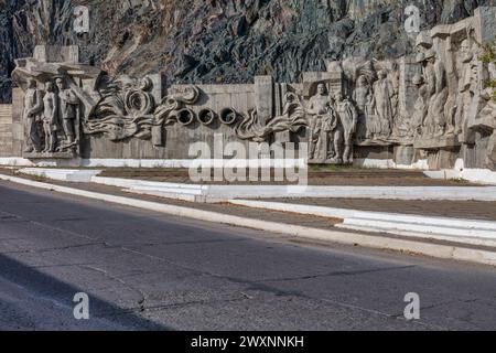 Reliefs aus der Sowjetzeit im Kirow-Reservoir, 1975, Region Talas, Kirgisistan Stockfoto