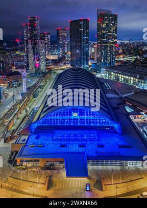 Manchester City Centre, Großbritannien. Luftbild, aufgenommen mit einem DJI Mini 4 Pro. 31. März 2024. Stockfoto