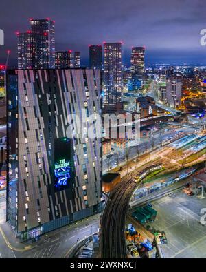 Manchester City Centre, Großbritannien. Luftbild, aufgenommen mit einem DJI Mini 4 Pro. 31. März 2024. Stockfoto