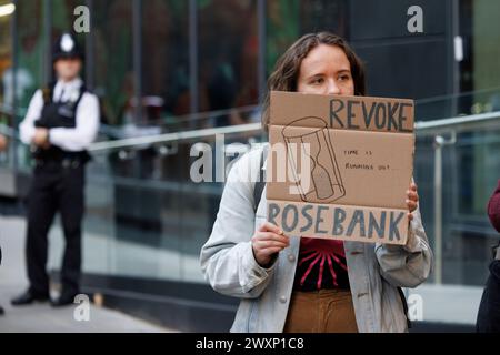 Oktober 2023. Labour Party HQ, Blackfriars Bridge Road, London, Großbritannien. Kampagnengruppe Green New Deal steigende Nachfrage Labour verpflichtet sich zu einem mutigen Green New Deal. Stockfoto