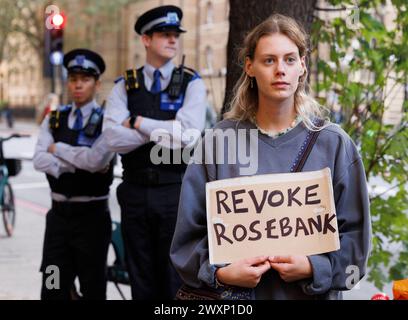 Oktober 2023. Labour Party HQ, Blackfriars Bridge Road, London, Großbritannien. Kampagnengruppe Green New Deal steigende Nachfrage Labour verpflichtet sich zu einem mutigen Green New Deal. Stockfoto