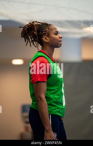 Kreteil, Frankreich. April 2024. Coralie Lassource aus Frankreich während des Trainings der französischen Handballmannschaft der Frauen am 1. April 2024 im La Maison du Handball in Creteil, Frankreich - Foto Antoine Massinon/A2M Sport Consulting/DPPI Credit: DPPI Media/Alamy Live News Stockfoto