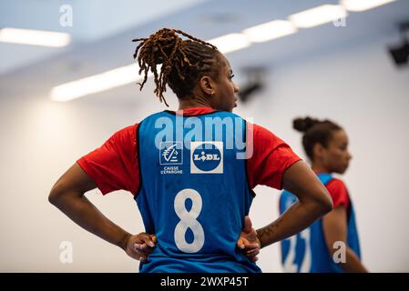 Kreteil, Frankreich. April 2024. Coralie Lassource aus Frankreich während des Trainings der französischen Handballmannschaft der Frauen am 1. April 2024 im La Maison du Handball in Creteil, Frankreich - Foto Antoine Massinon/A2M Sport Consulting/DPPI Credit: DPPI Media/Alamy Live News Stockfoto