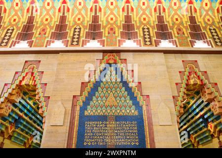 Das Wahrzeichen des Guardian Building im Zentrum von Detroit, Michigan, USA. Der historische Wolkenkratzer im Art déco-Stil gehört Wayne County. Stockfoto